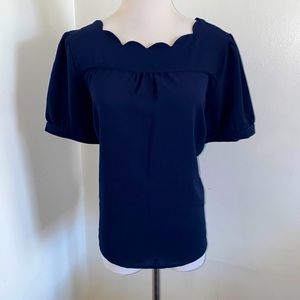 Monteau- Short Sleeve Scallop Neck Blouse
